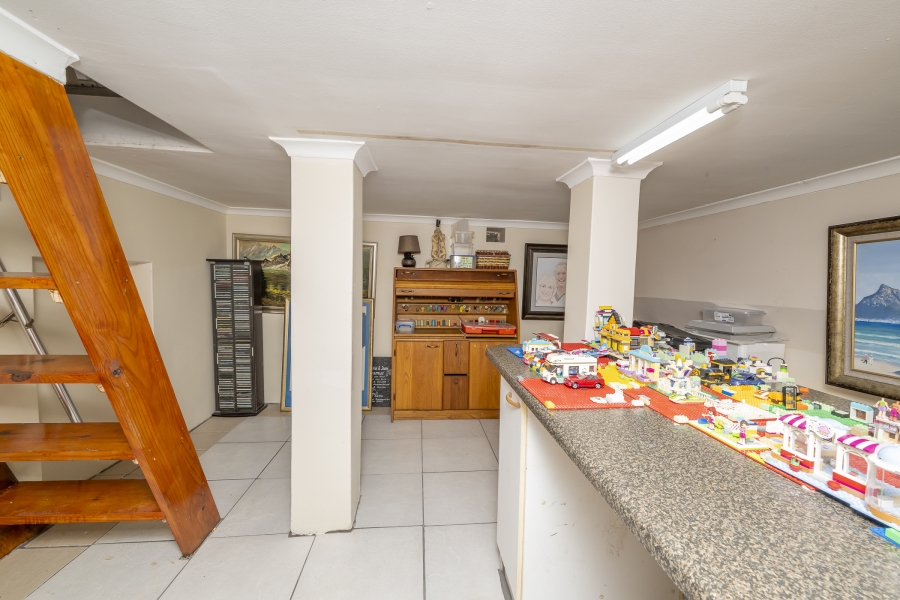 8 Bedroom Property for Sale in Brackenfell South Western Cape